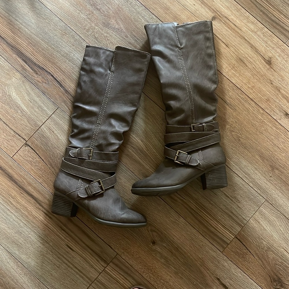 BROWN KNEE HIGH BOOTS SIZE 8